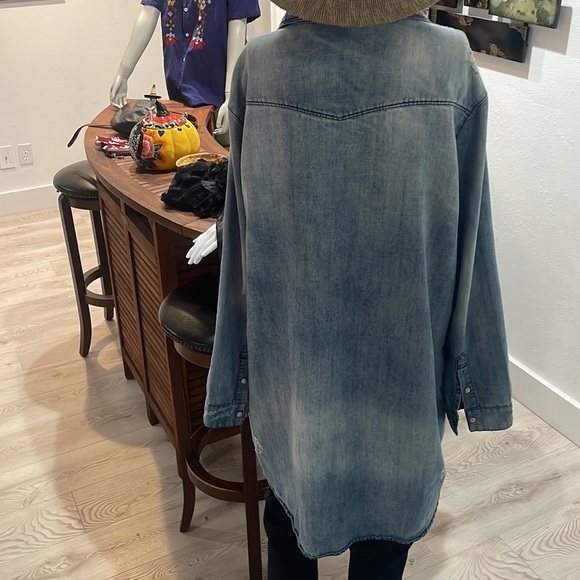 EN CRÈME partial snap front distressed top tunic dress distressed denim EUC - Picture 3 of 8